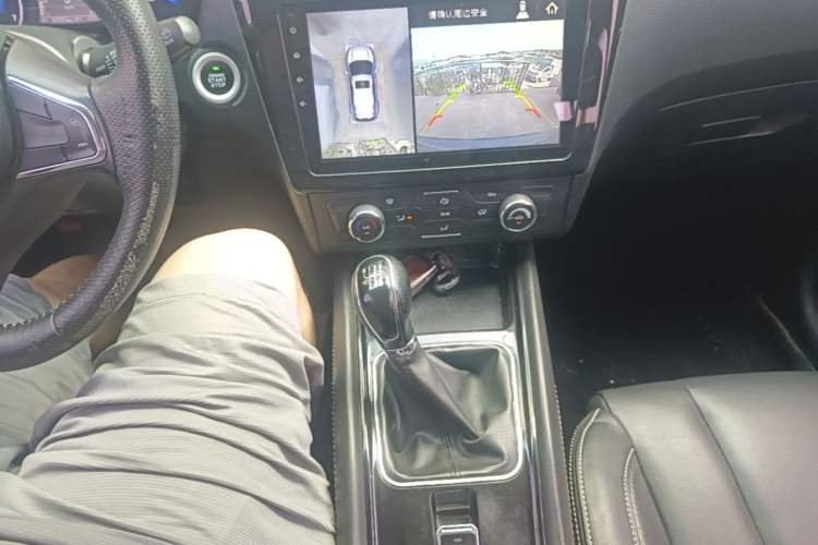 Used Dongfeng Fengon 580 2017 1.5T Manual Luxury Model Gear Lever