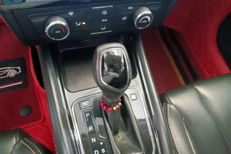 Used Dongfeng Fengon 580 2017 1.5T CVT Luxury Model Gear Lever