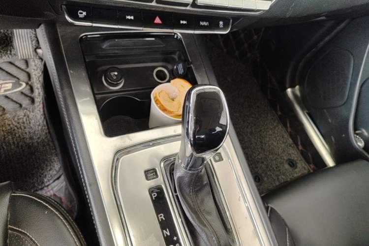Used Dongfeng Fengon 580 2017 1.5T CVT Luxury Model Gear Lever