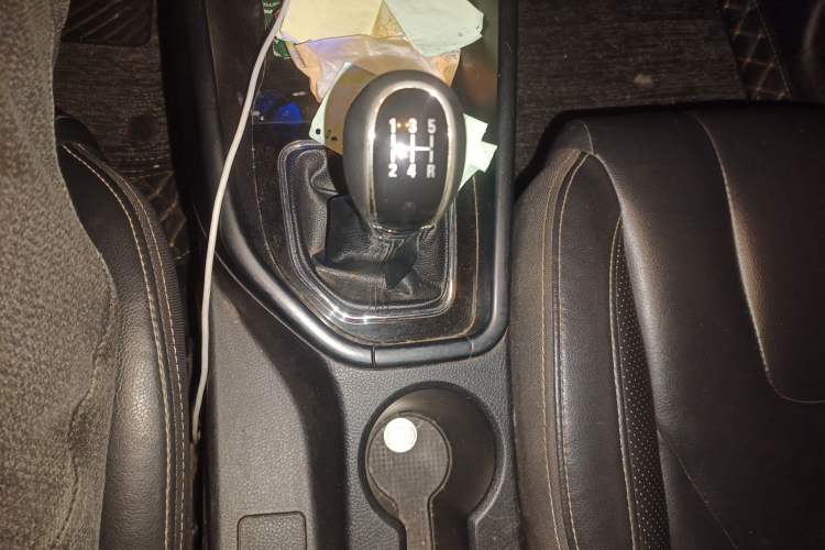 Used Dongfeng Fengon 580 2017 1.8L Manual Comfort Model Gear Lever