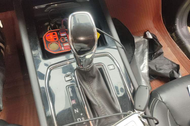 Used Dongfeng Fengon 580 2017 1.5T CVT Smart Style Model Gear Lever