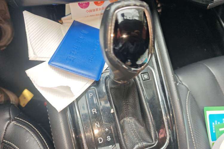 Used Dongfeng Fengon 580 2017 1.5T CVT Luxury Model Gear Lever