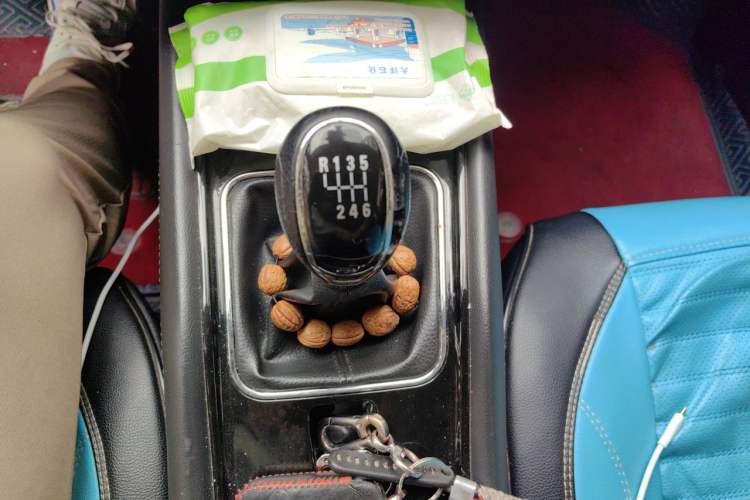 Used Dongfeng Fengon 580 2017 1.5T Manual Luxury Model Gear Lever