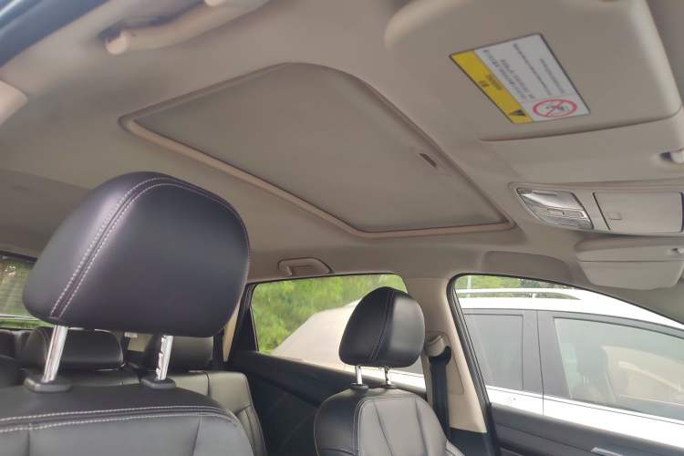 Used Dongfeng Fengon 580 2017 1.5T CVT Comfort Model Headliner