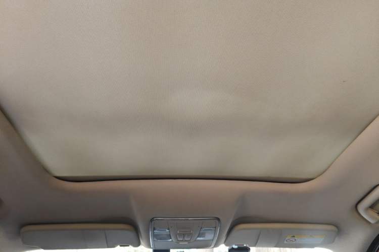 Used Dongfeng Fengon 580 2017 1.5T CVT Smart Connectivity Model Headliner
