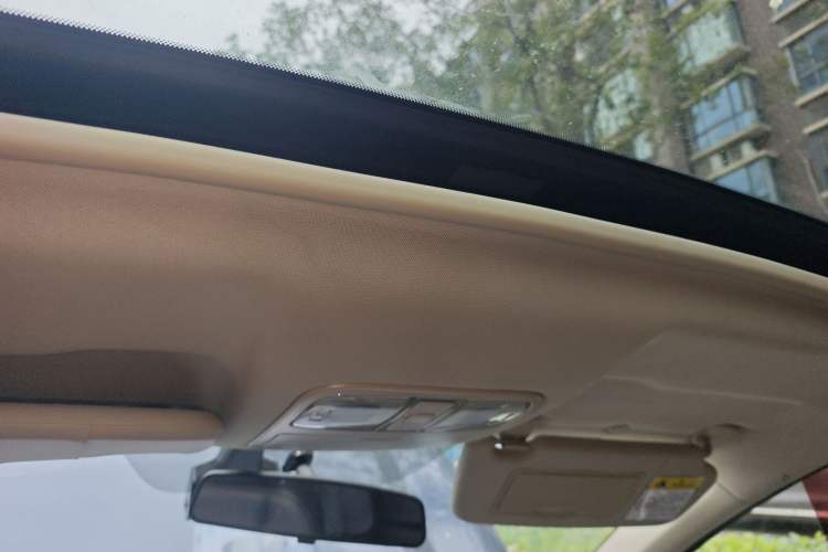 Used Dongfeng Fengon 580 2017 1.5T CVT Luxury Model Headliner