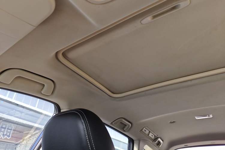 Used Dongfeng Fengon 580 2017 1.5T CVT Luxury Model Headliner