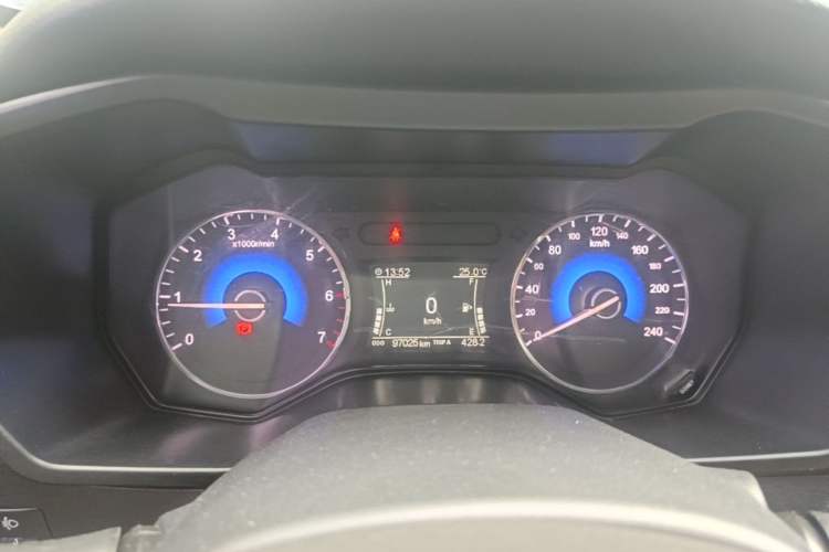 Used Dongfeng Fengon 580 2017 1.5T Manual Luxury Model Instrument Cluster