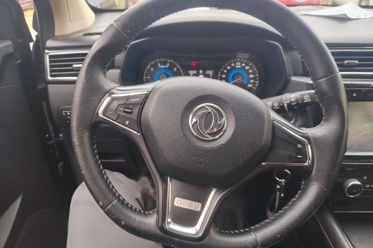 Used Dongfeng Fengon 580 2017 1.5T CVT Comfort Model Interior 1