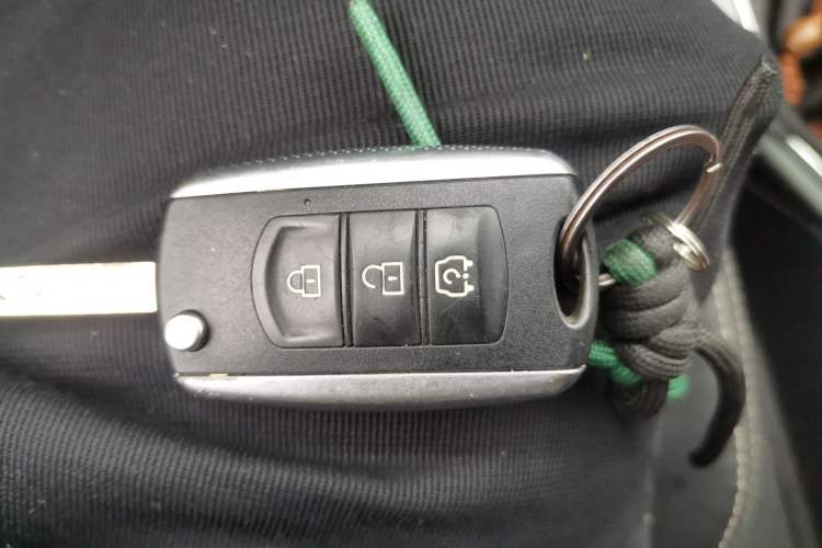 Used Dongfeng Fengon 580 2017 1.8L Manual Comfort Model Interior 1
