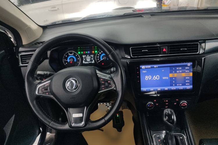 Used Dongfeng Fengon 580 2017 1.5T CVT Luxury Model Interior 2