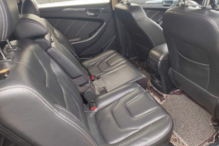 Used Dongfeng Fengon 580 2017 1.5T CVT Comfort Model Interior 4