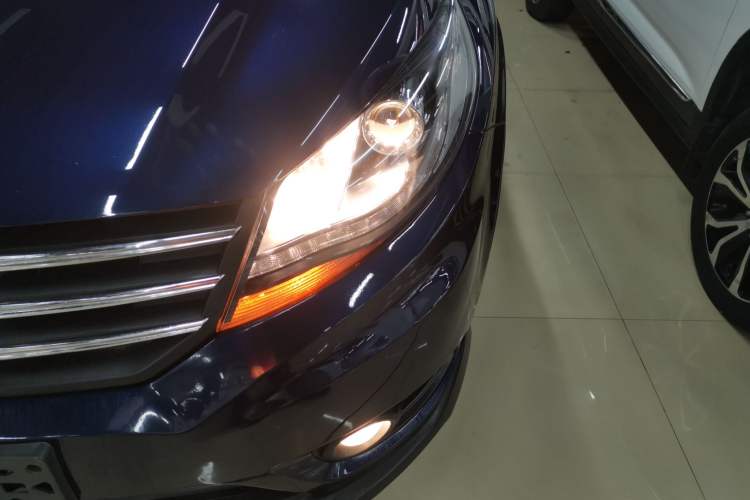 Used Dongfeng Fengon 580 2017 1.5T CVT Luxury Model Left Front Headlight