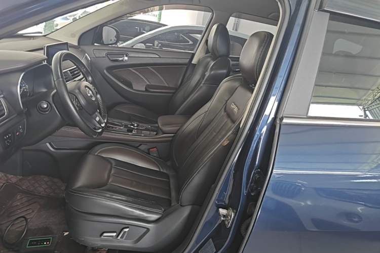 Used Dongfeng Fengon 580 2017 1.5T CVT Smart Connectivity Model Left Front Seat