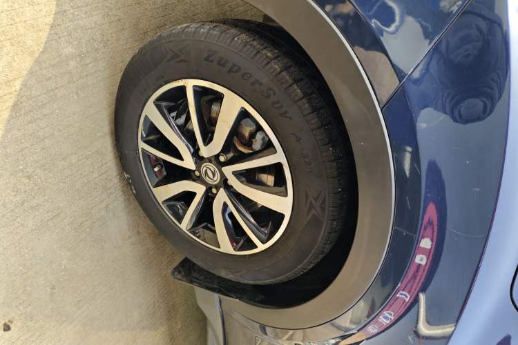 Used Dongfeng Fengon 580 2017 1.5T CVT Luxury Model Left Front Wheel Hub