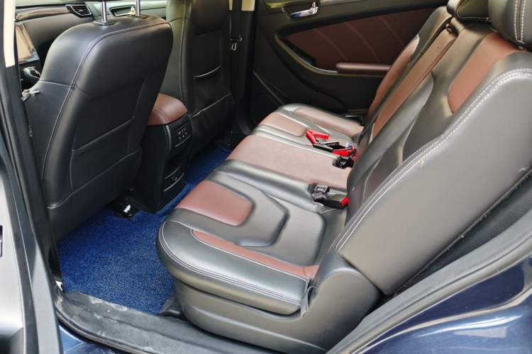 Used Dongfeng Fengon 580 2017 1.5T CVT Luxury Model Left Rear Seat