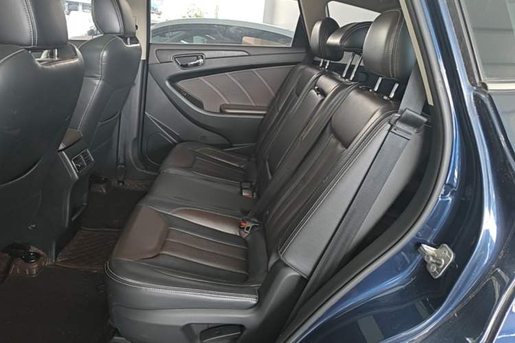 Used Dongfeng Fengon 580 2017 1.5T CVT Smart Connectivity Model Left Rear Seat