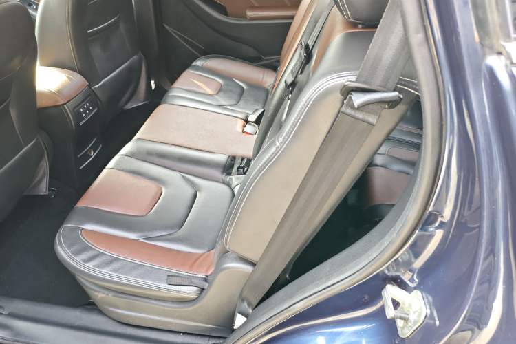 Used Dongfeng Fengon 580 2017 1.5T CVT Luxury Model Left Rear Seat