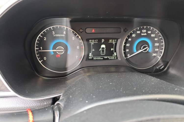 Used Dongfeng Fengon 580 2017 1.5T CVT Smart Connectivity Model Odometer Close Up