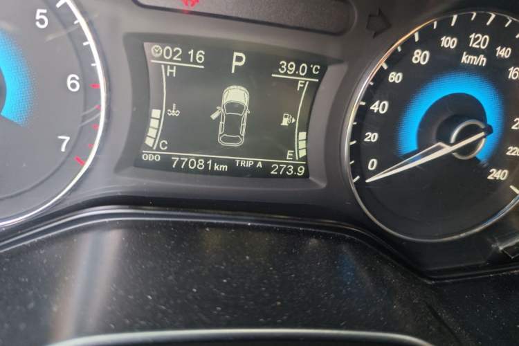 Used Dongfeng Fengon 580 2017 1.5T CVT Luxury Model Odometer Close Up