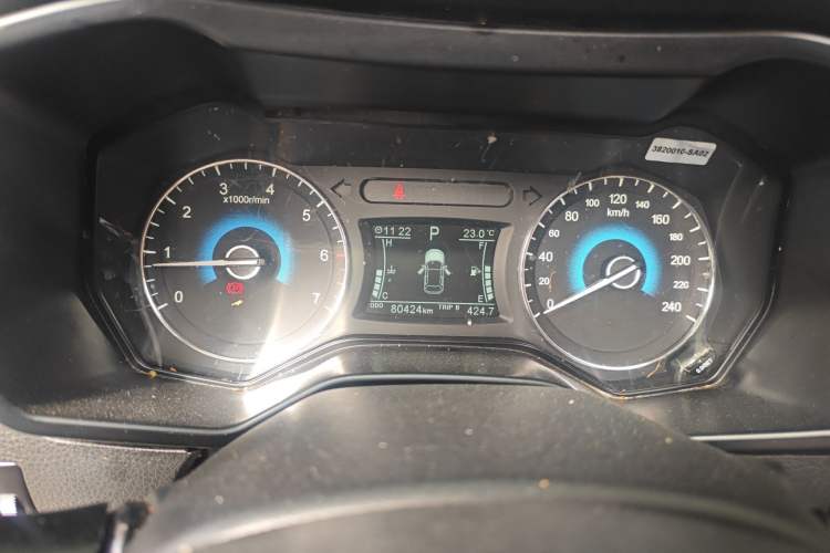 Used Dongfeng Fengon 580 2017 1.5T CVT Comfort Model Odometer Close Up