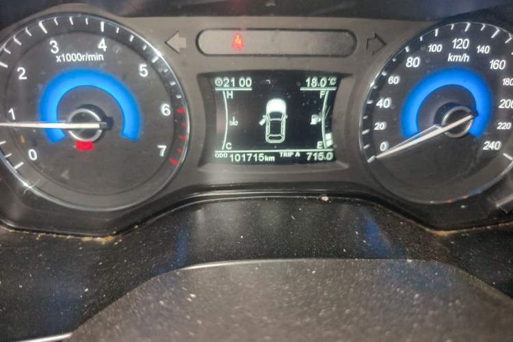 Used Dongfeng Fengon 580 2017 1.8L Manual Comfort Model Odometer Close Up