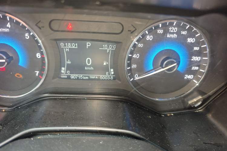 Used Dongfeng Fengon 580 2017 1.5T CVT Luxury Model Odometer Close Up