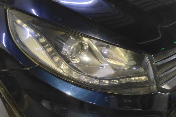 Used Dongfeng Fengon 580 2017 1.5T Manual Luxury Model Right Front Headlight