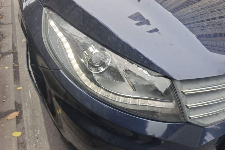 Used Dongfeng Fengon 580 2017 1.5T CVT Luxury Model Right Front Headlight