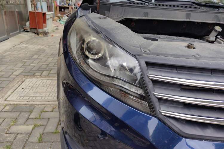 Used Dongfeng Fengon 580 2017 1.5T Manual Luxury Model Right Front Headlight