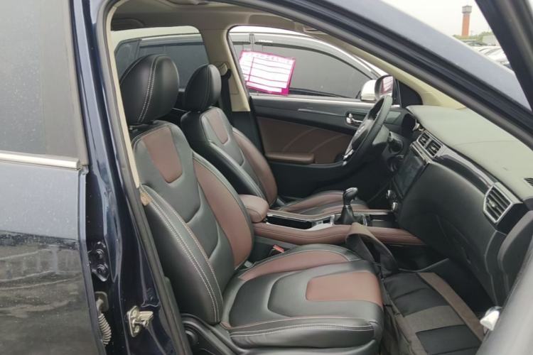 Used Dongfeng Fengon 580 2017 1.5T Manual Luxury Model Right Front Seat