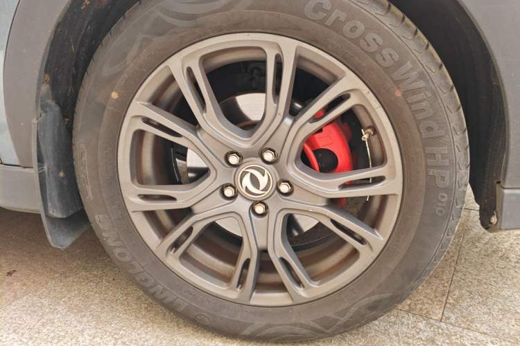 Used Dongfeng Fengon 580 2017 1.5T CVT Smart Connectivity Model Right Front Wheel Hub