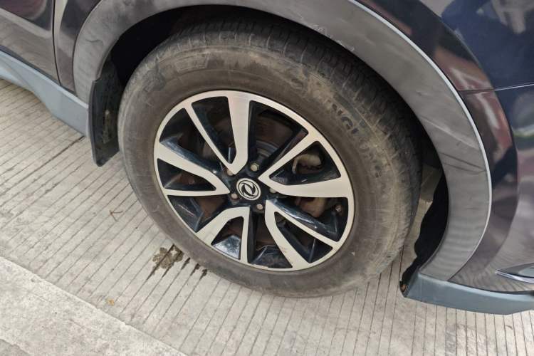 Used Dongfeng Fengon 580 2017 1.5T CVT Luxury Model Right Front Wheel Hub