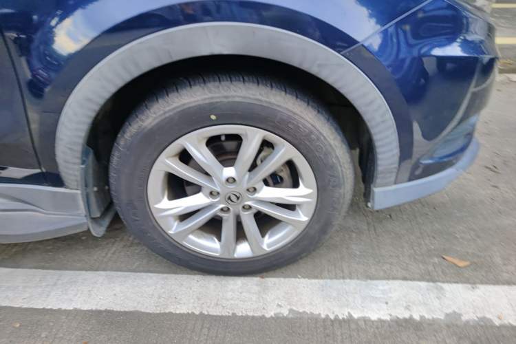 Used Dongfeng Fengon 580 2017 1.8L Manual Comfort Model Right Front Wheel Hub