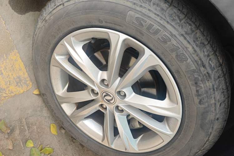 Used Dongfeng Fengon 580 2017 1.5T CVT Comfort Model Right Front Wheel Hub