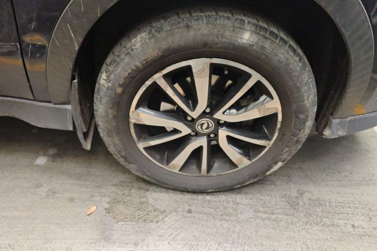 Used Dongfeng Fengon 580 2017 1.5T Manual Luxury Model Right Front Wheel Hub