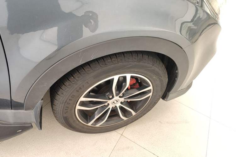 Used Dongfeng Fengon 580 2017 1.5T CVT Luxury Model Right Front Wheel Hub