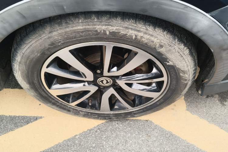 Used Dongfeng Fengon 580 2017 1.5T CVT Luxury Model Right Front Wheel Hub