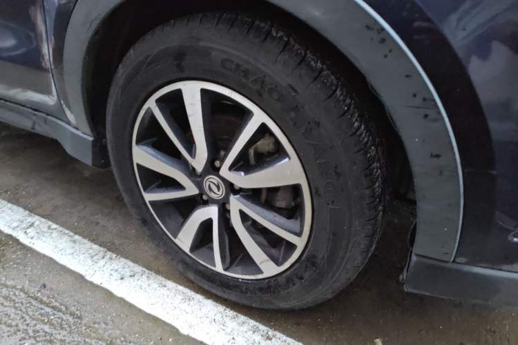 Used Dongfeng Fengon 580 2017 1.5T CVT Luxury Model Right Front Wheel Hub