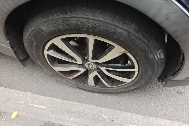 Used Dongfeng Fengon 580 2017 1.5T CVT Luxury Model Right Front Wheel Hub
