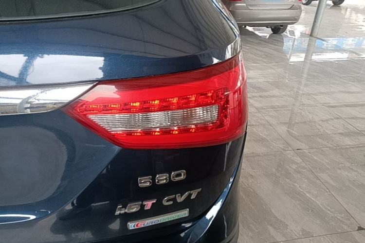 Used Dongfeng Fengon 580 2017 1.5T CVT Luxury Model Right Rear Taillight