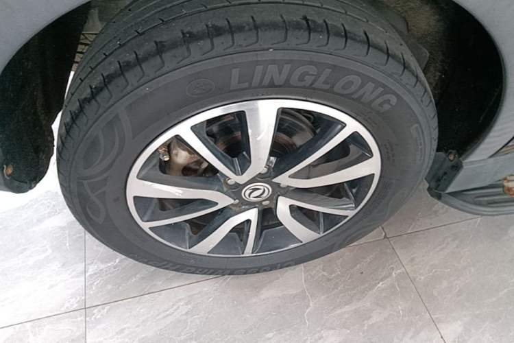 Used Dongfeng Fengon 580 2017 1.5T CVT Luxury Model Right Rear Wheel Hub