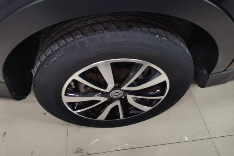 Used Dongfeng Fengon 580 2017 1.5T CVT Luxury Model Right Rear Wheel Hub