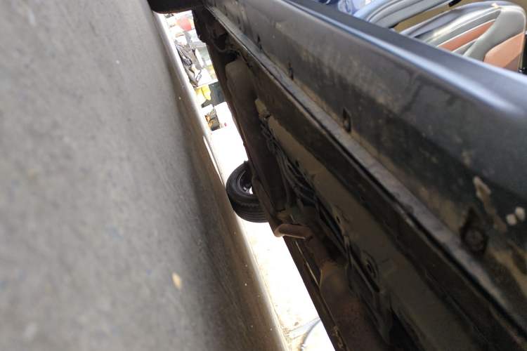 Used Dongfeng Fengon 580 2017 1.5T CVT Luxury Model Right Side Sill