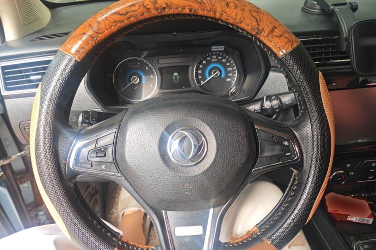 Used Dongfeng Fengon 580 2017 1.5T CVT Comfort Model Steering Wheel