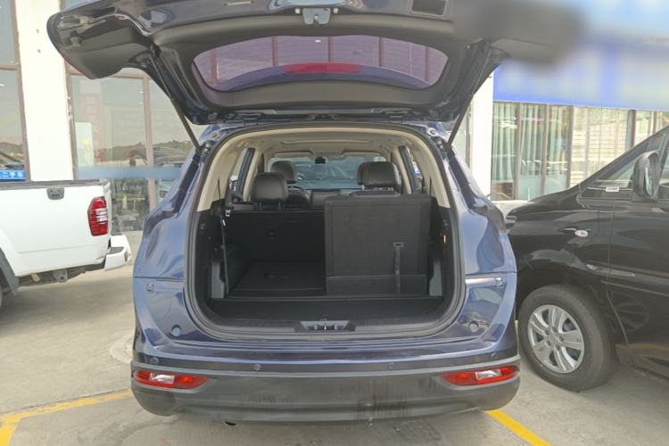 Used Dongfeng Fengon 580 2017 1.5T Manual Luxury Model Trunk