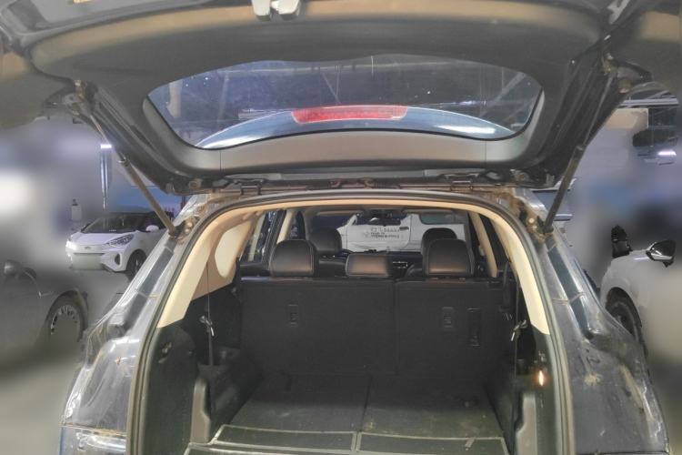 Used Dongfeng Fengon 580 2017 1.5T Manual Luxury Model Trunk