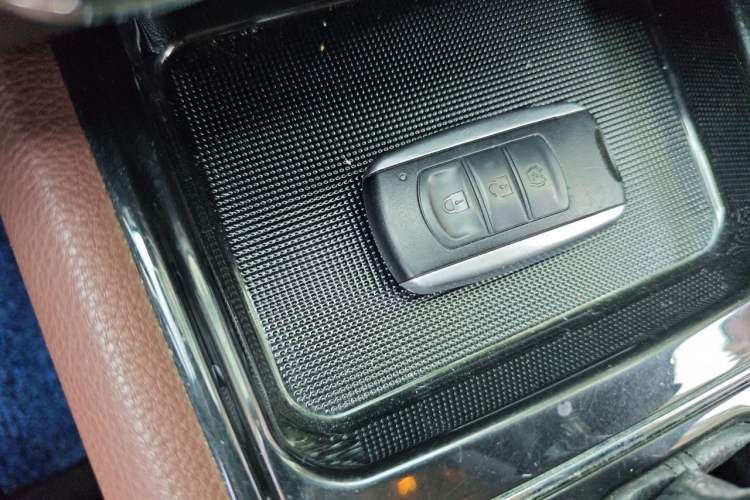 Used Dongfeng Fengon 580 2017 1.5T CVT Luxury Model Vehicle Key