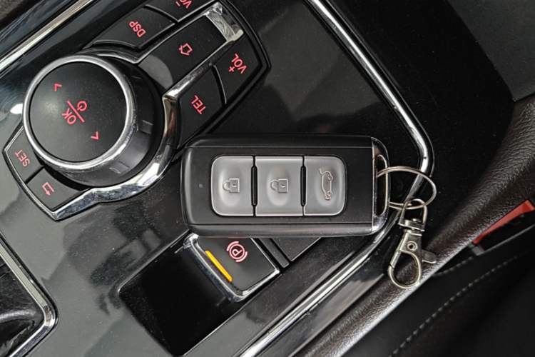 Used Dongfeng Fengon 580 2017 1.5T CVT Smart Connectivity Model Vehicle Key
