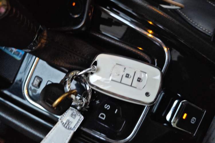 Used Dongfeng Fengon 580 2017 1.5T CVT Luxury Model Vehicle Key